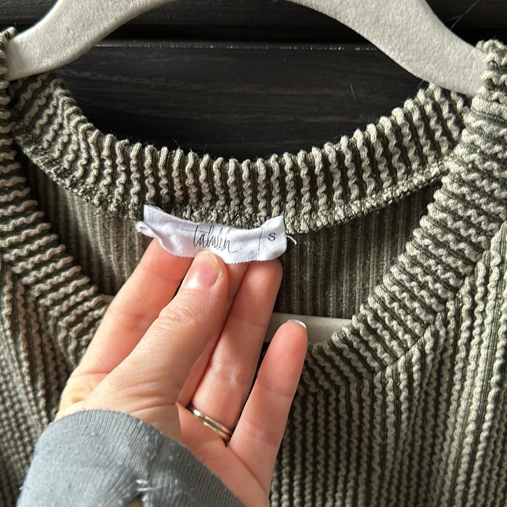 Tunic - Picture 2 of 6